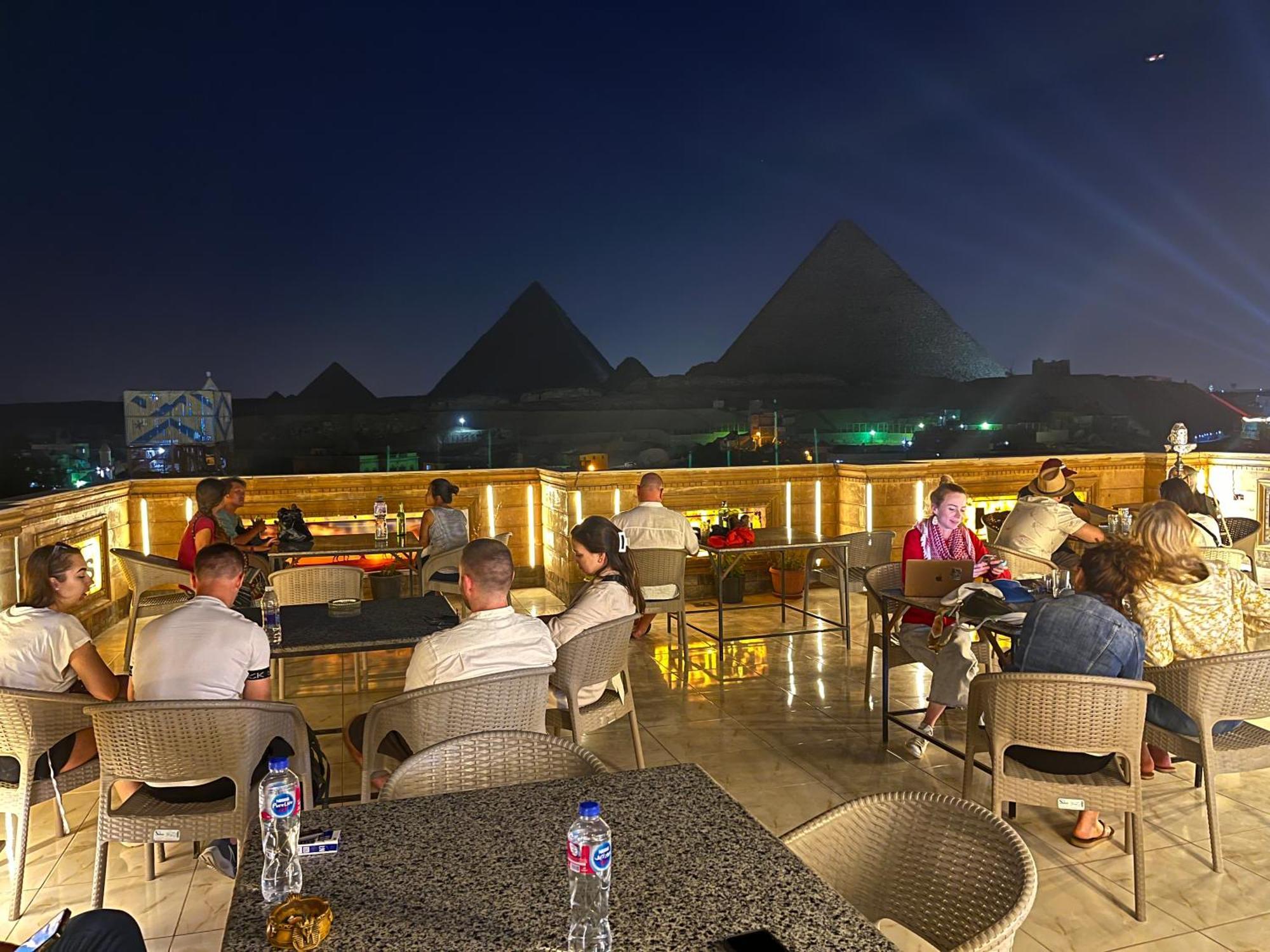 Queen Isis Pyramids View Al Kawm al Akhdar Exteriör bild